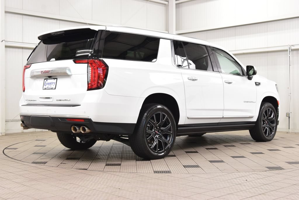 Used 2024 GMC Yukon XL Denali AWD/4WD image 8