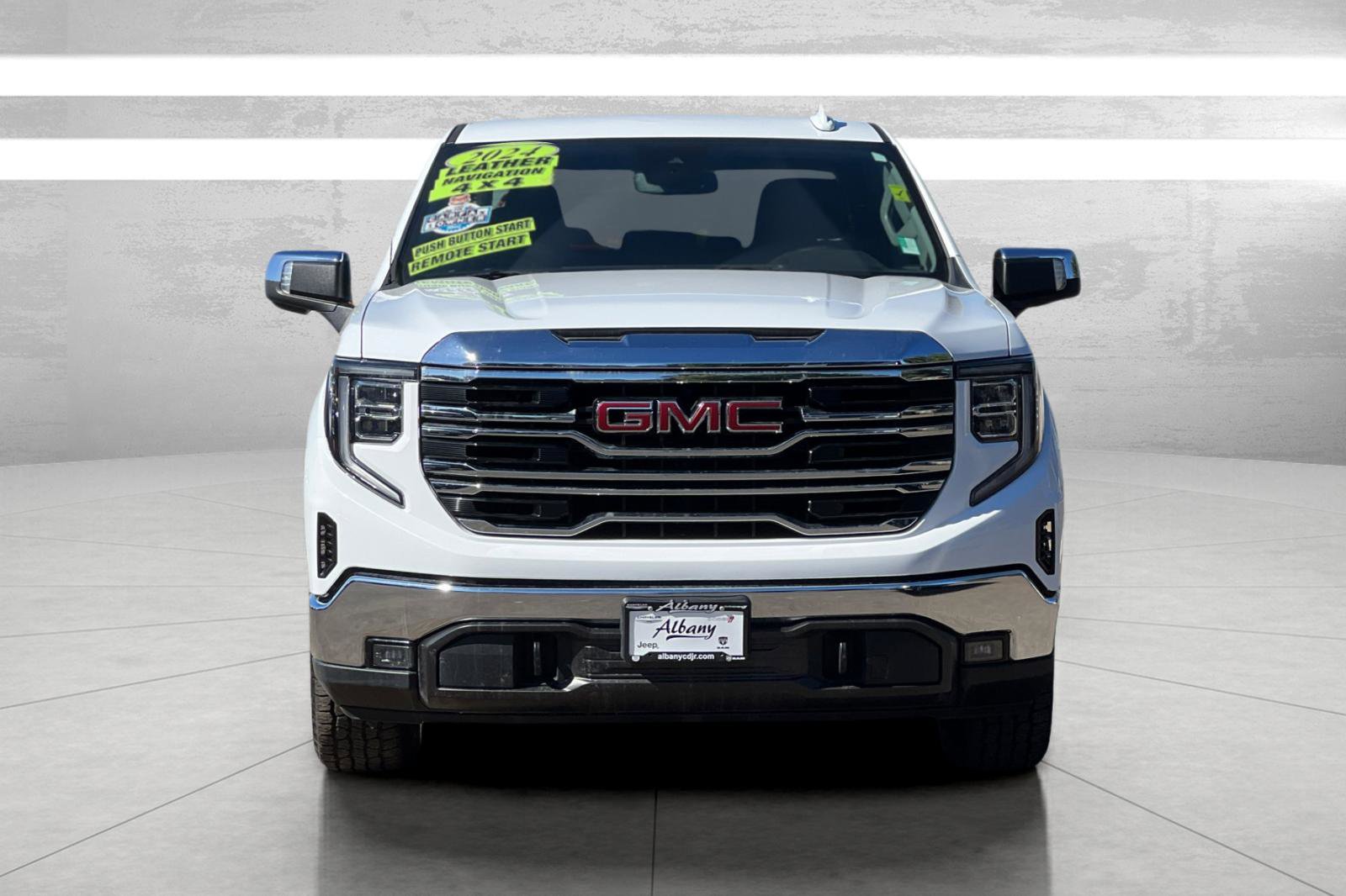 Used 2024 GMC Sierra 1500 SLT image 3