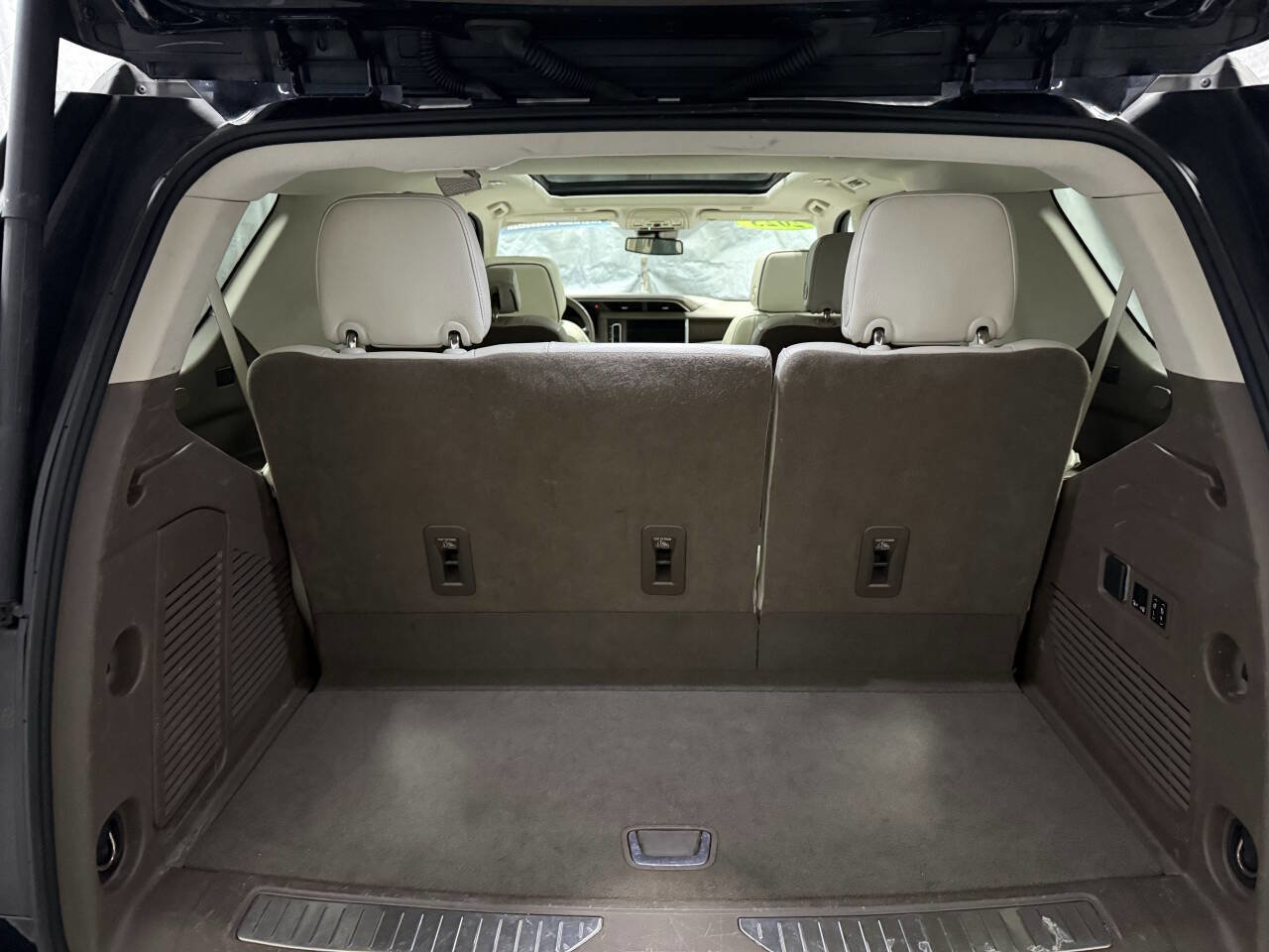 Used 2023 GMC Yukon Denali AWD/4WD image 14