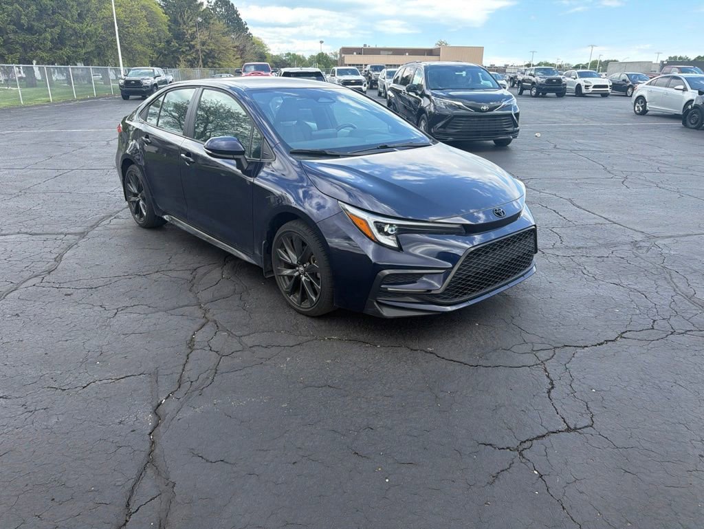 Used 2023 Toyota Corolla SE FWD image 4