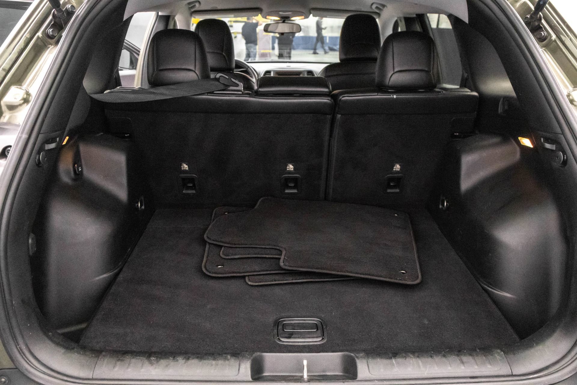 Used 2019 Jeep Cherokee Latitude Plus image 32