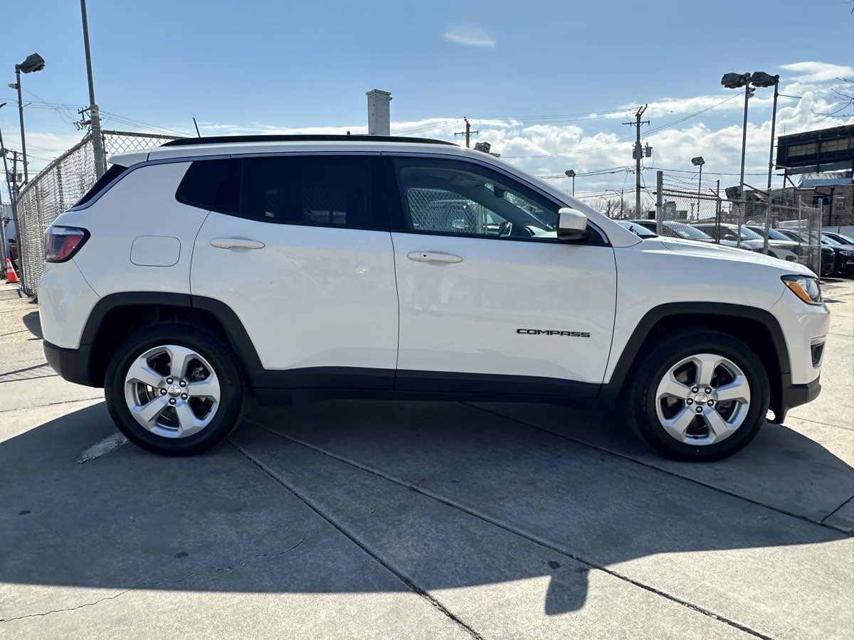 Used 2019 Jeep Compass Latitude image 4