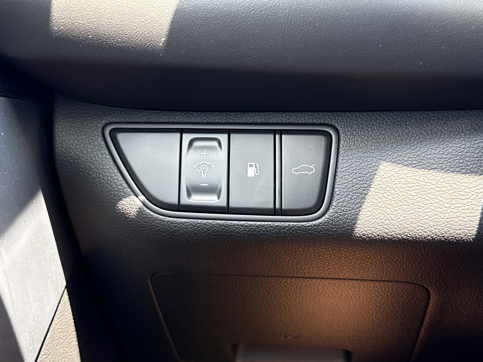 Used 2023 Genesis G70 2.0T RWD image 18