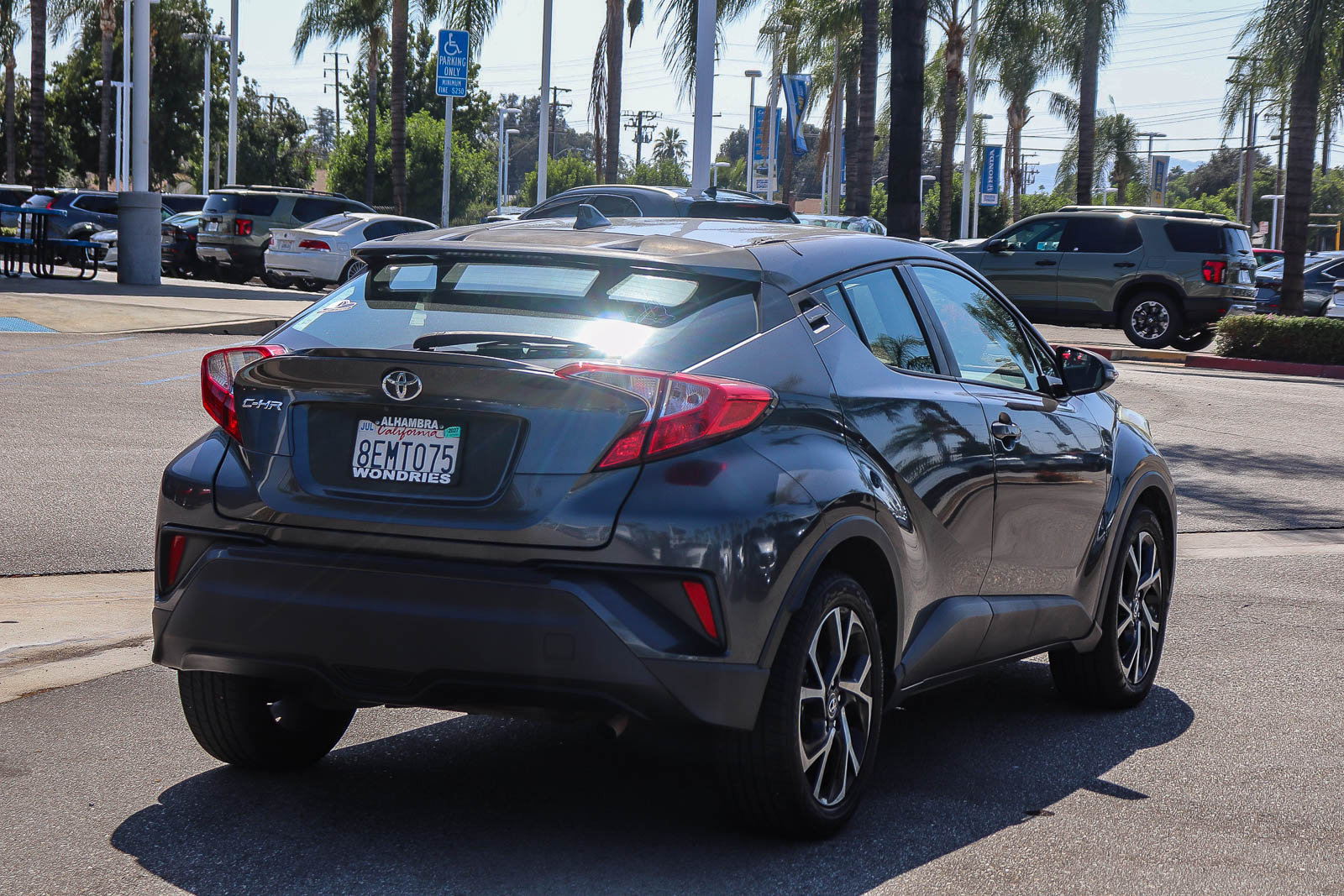 Used 2018 Toyota C-HR XLE FWD image 11