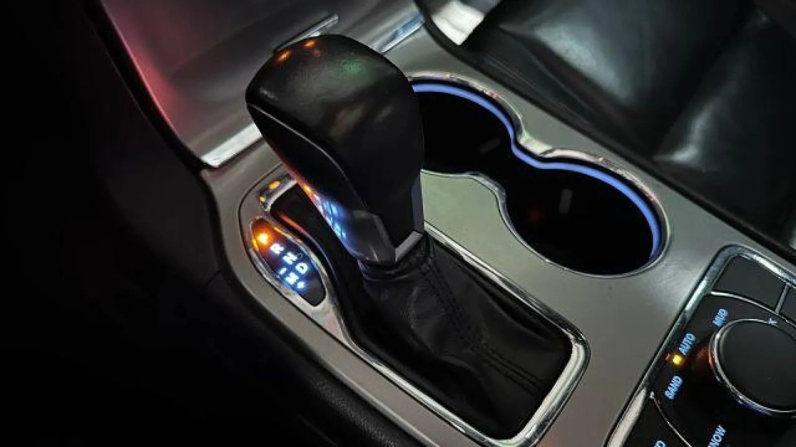 Used 2021 Jeep Grand Cherokee Limited w/ Sun & Sound Group image 34