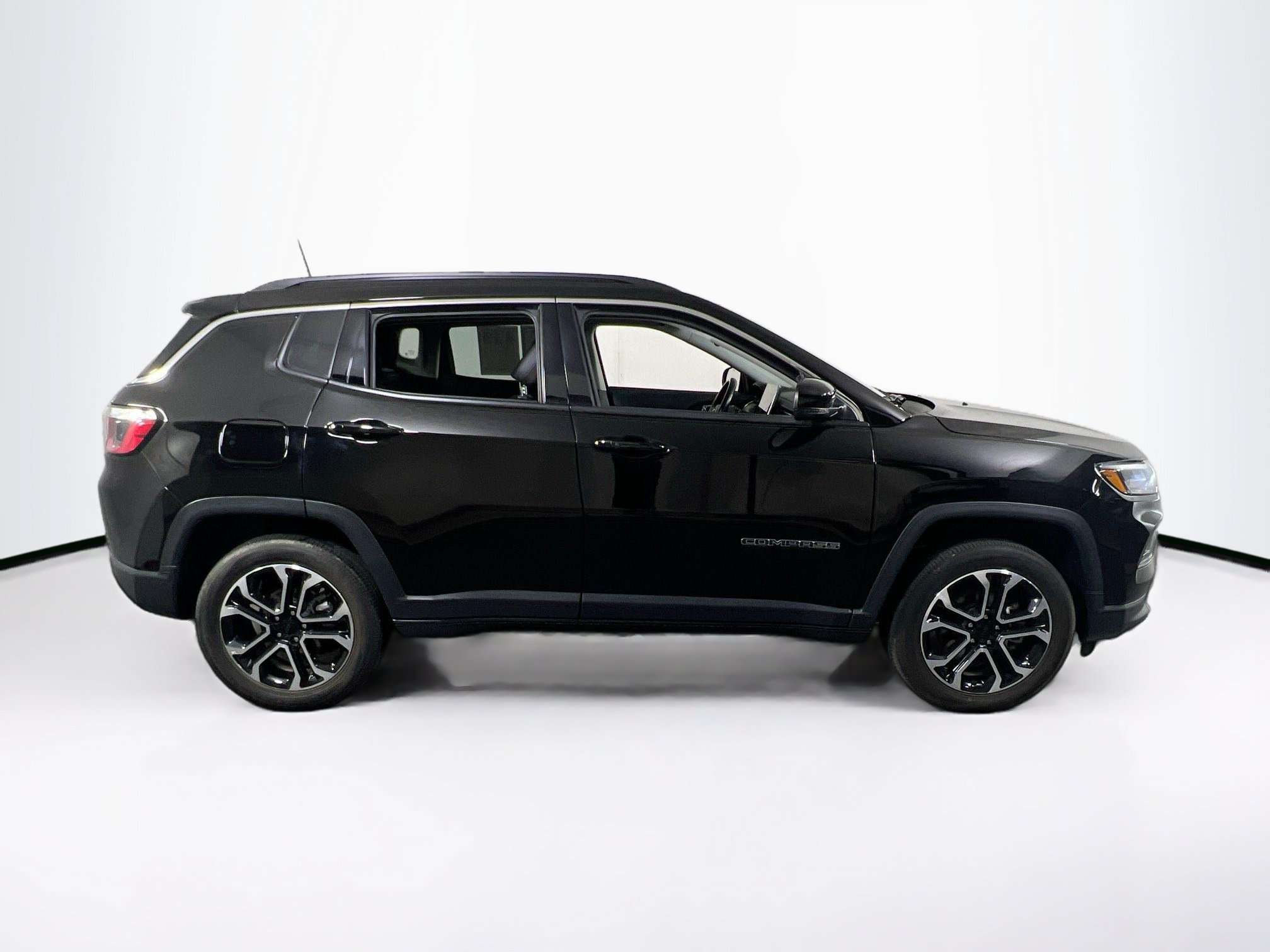 Used 2022 Jeep Compass Limited AWD/4WD image 4