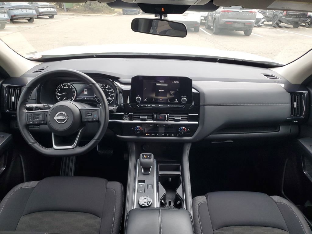 Used 2024 Nissan Pathfinder SV image 23