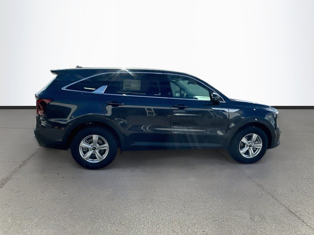 New 2026 Kia Sorento LX FWD image 8