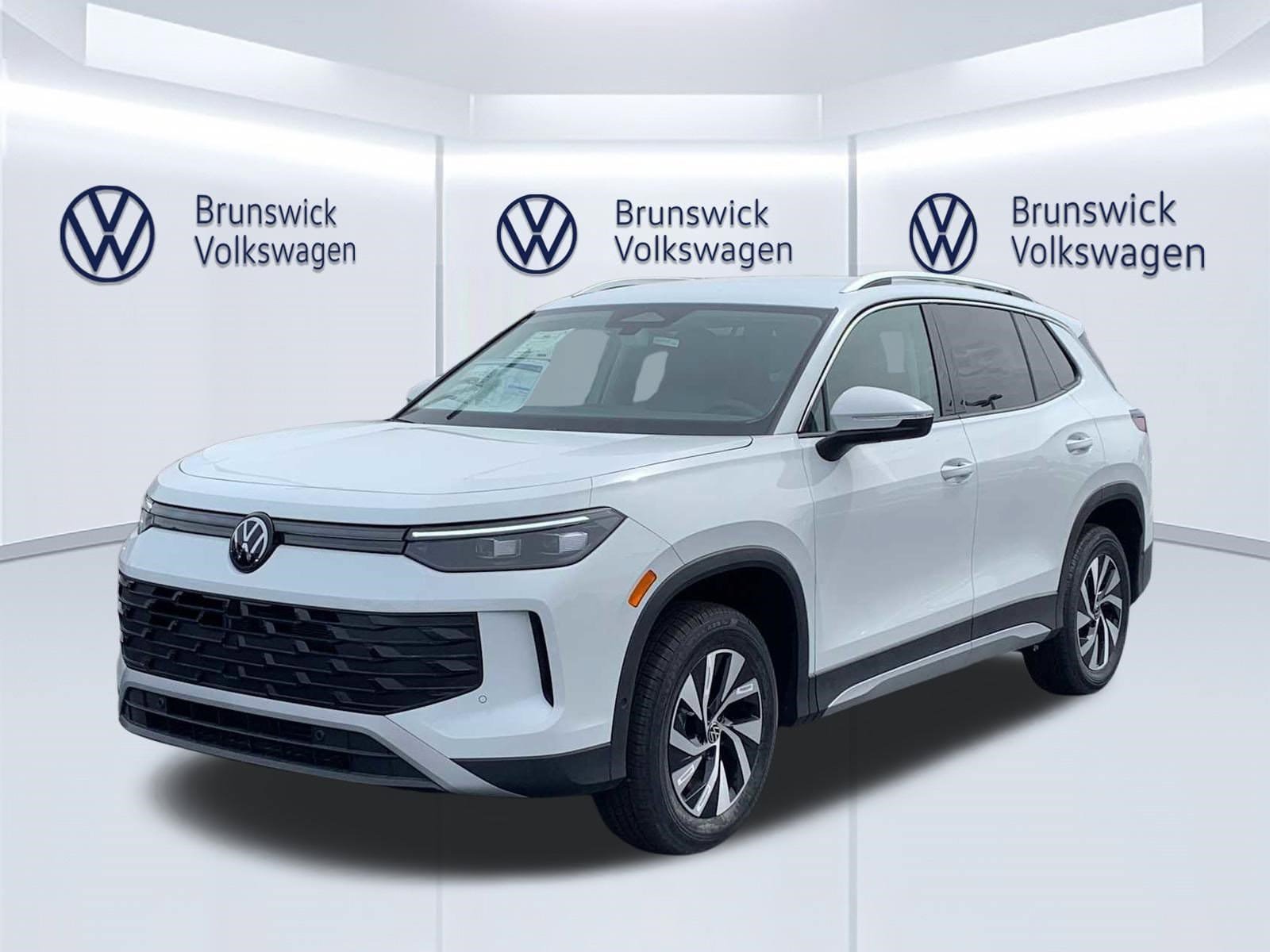 New 2026 Volkswagen Tiguan S AWD/4WD image 1
