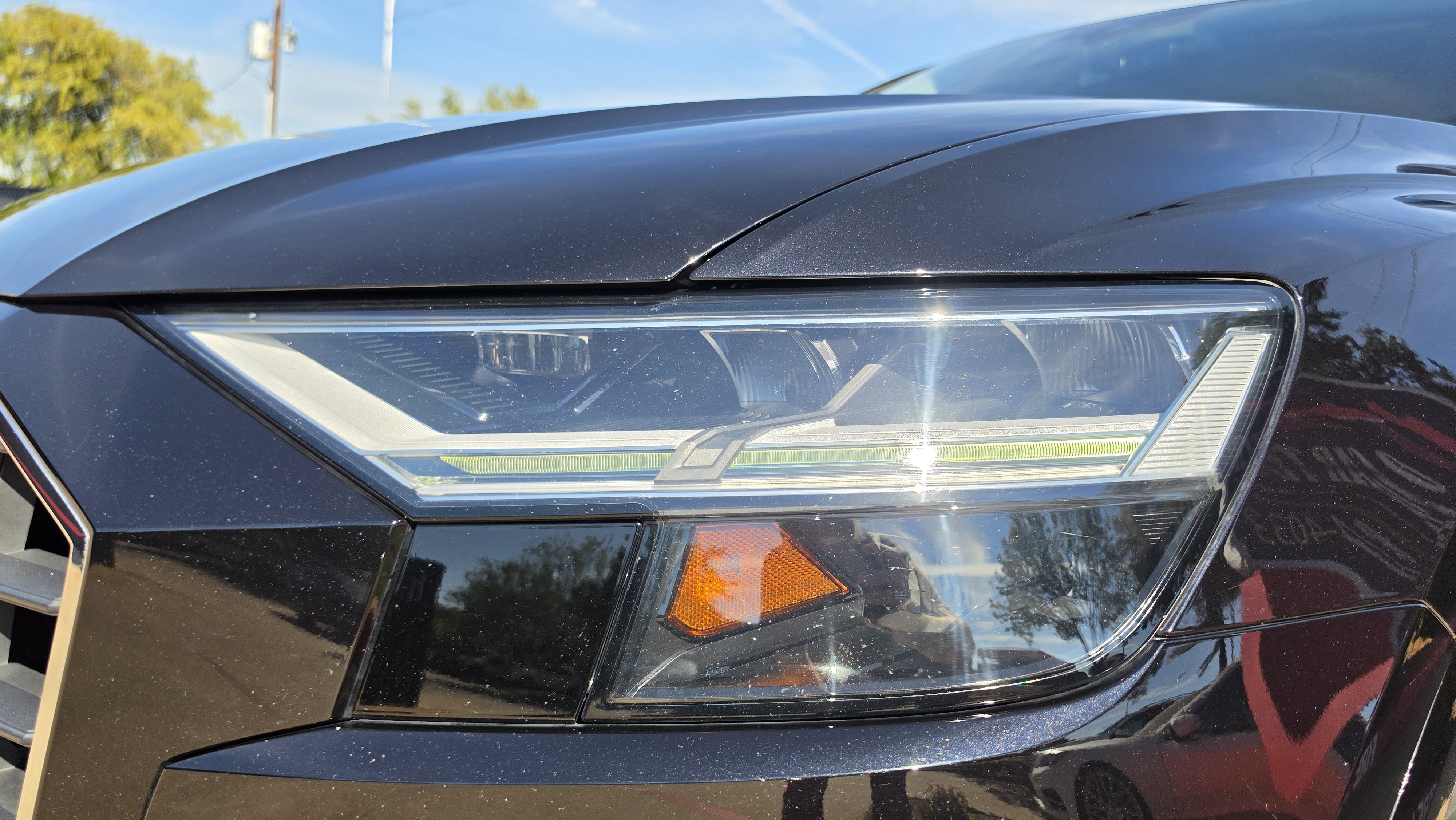 Used 2019 Audi Q8 Premium w/ Convenience Package AWD/4WD image 11