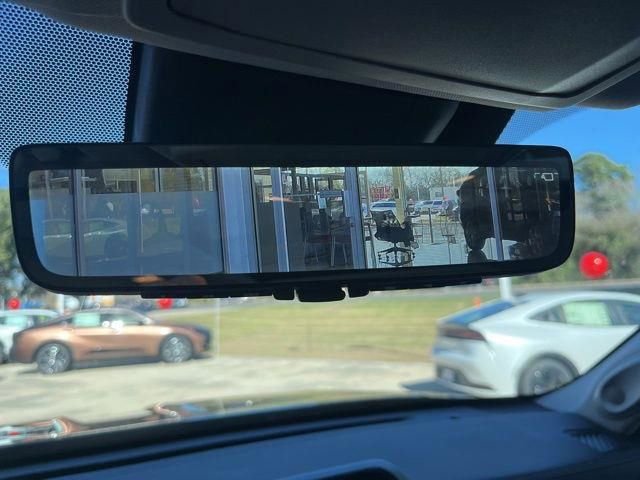 Used 2025 Toyota Highlander Platinum image 34