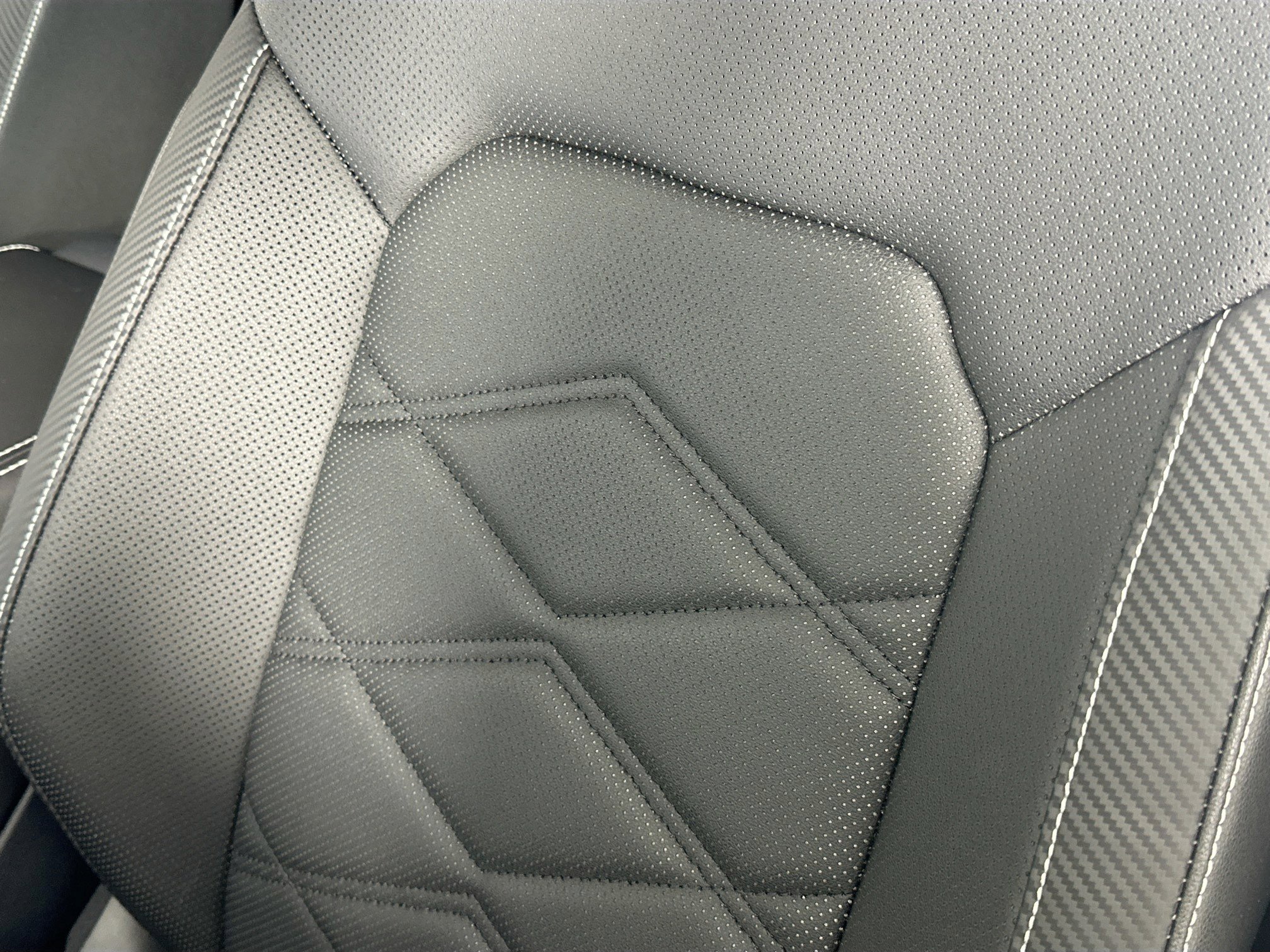 Used 2025 Volkswagen Atlas Cross Sport SE image 18