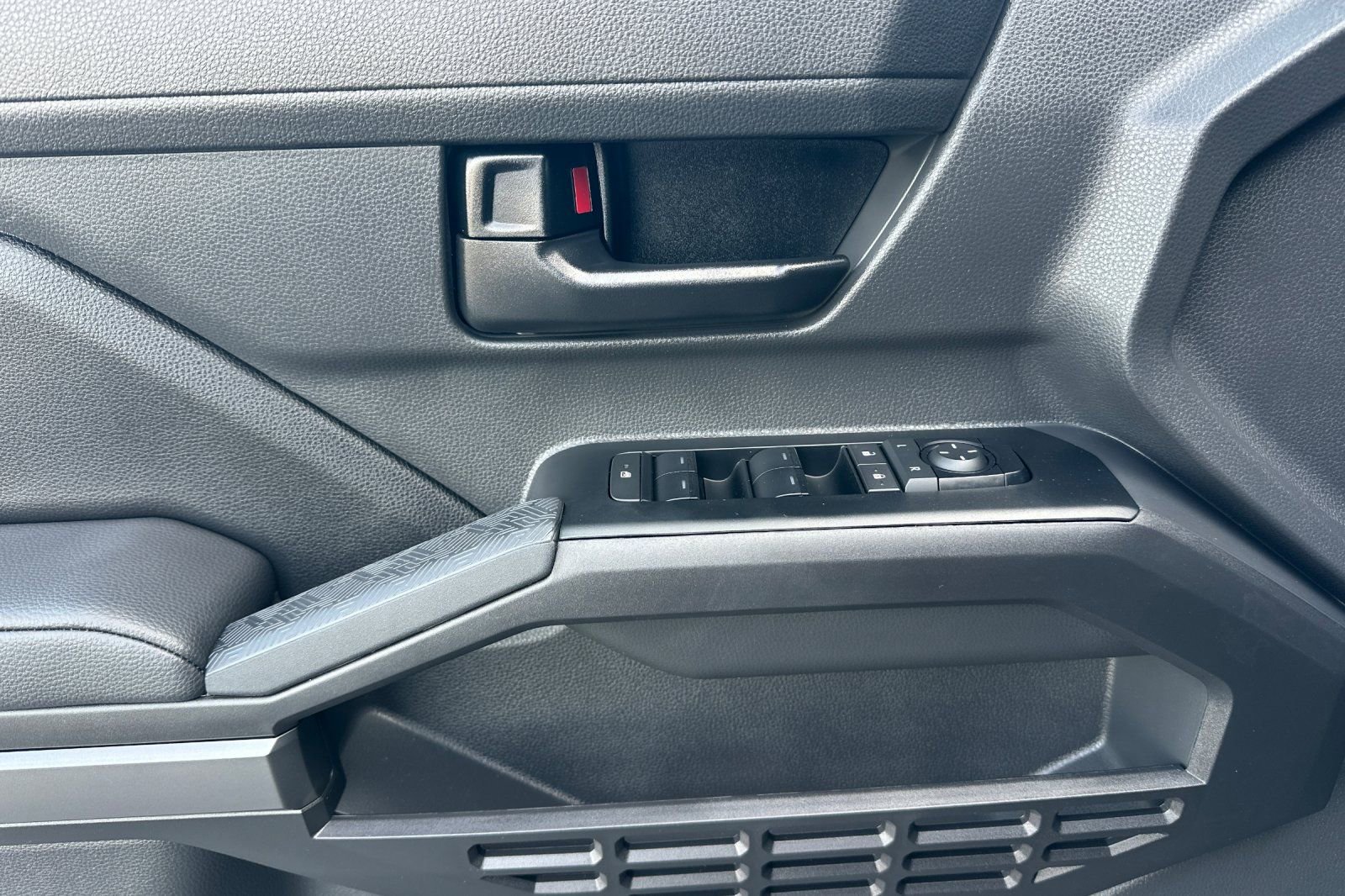 Certified 2025 Toyota Tacoma SR5 image 11