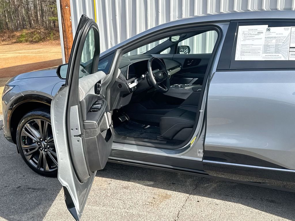 Used 2025 Cadillac Optiq Sport 2 AWD/4WD image 13