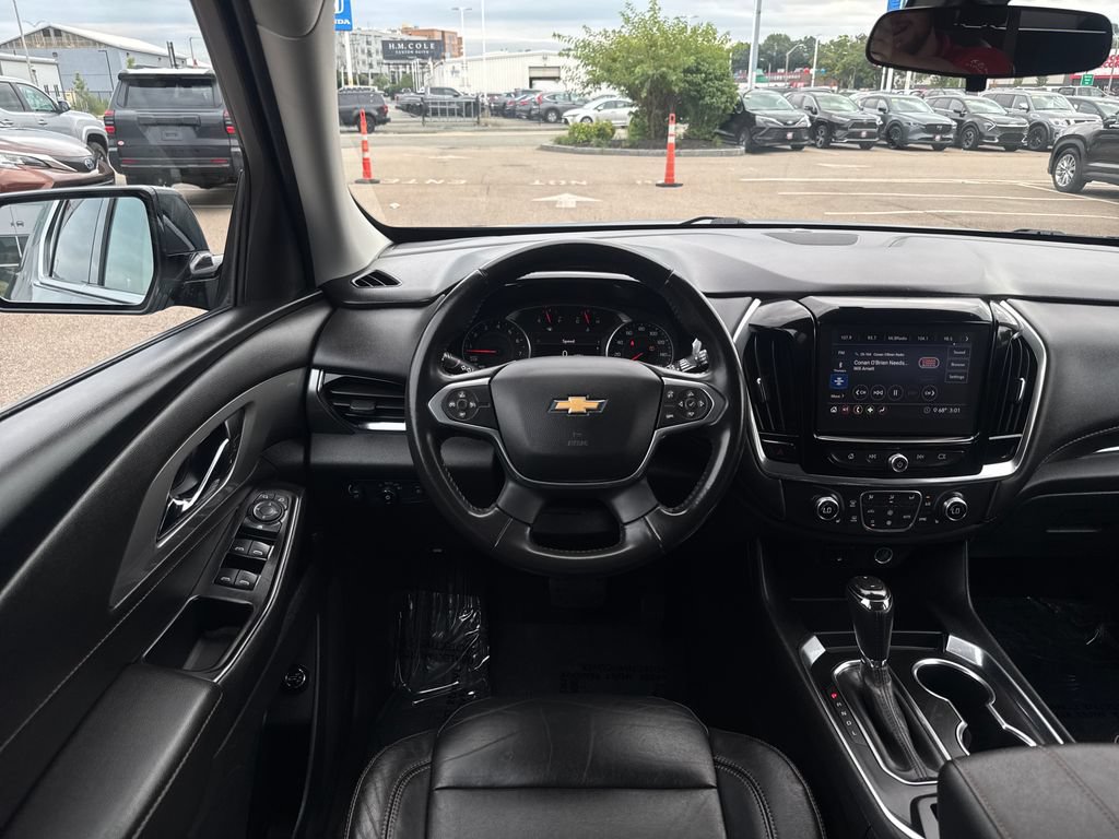 Used 2020 Chevrolet Traverse LT AWD/4WD image 13