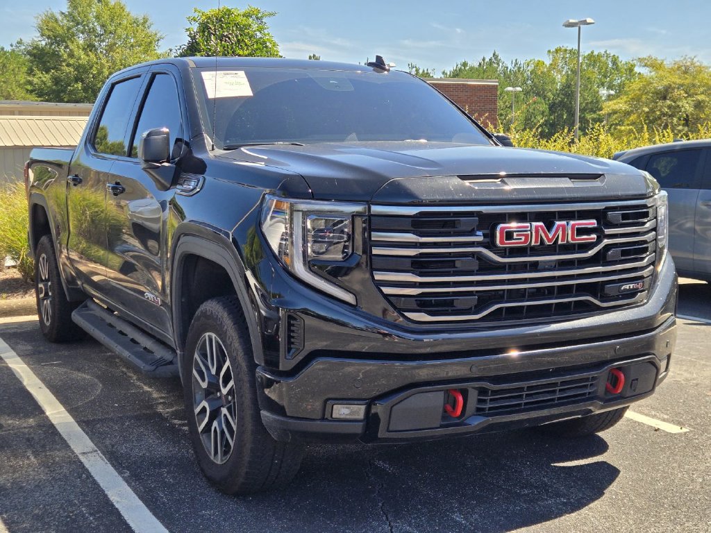 Used 2025 GMC Sierra 1500 AT4 w/ AT4 Premium Package AWD/4WD image 5