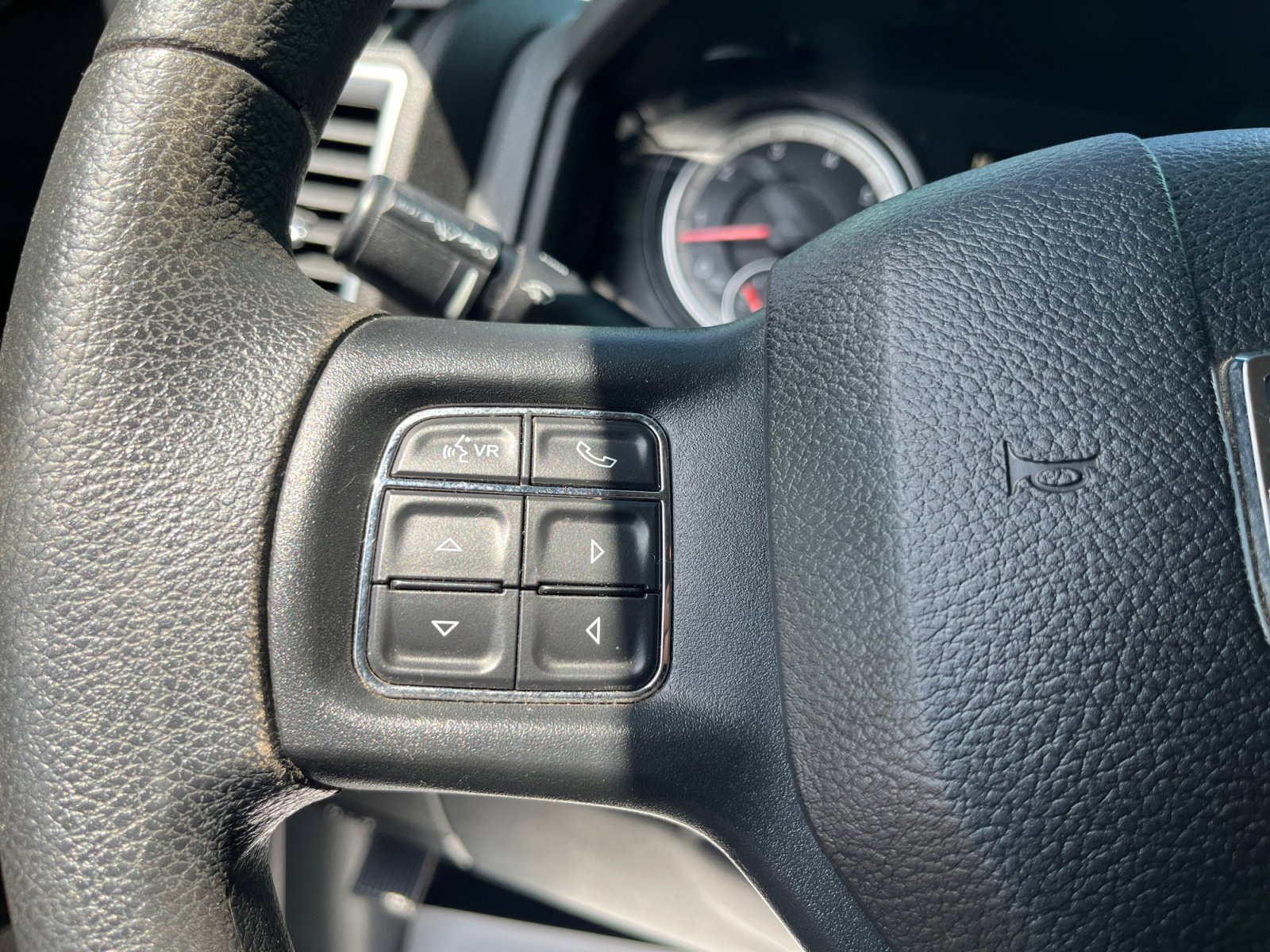 Used 2019 RAM 1500 Classic SLT image 19