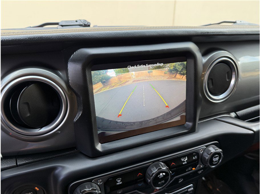 Used 2020 Jeep Wrangler Unlimited Sahara w/ Uconnect 4C Nav & Sound Group image 14