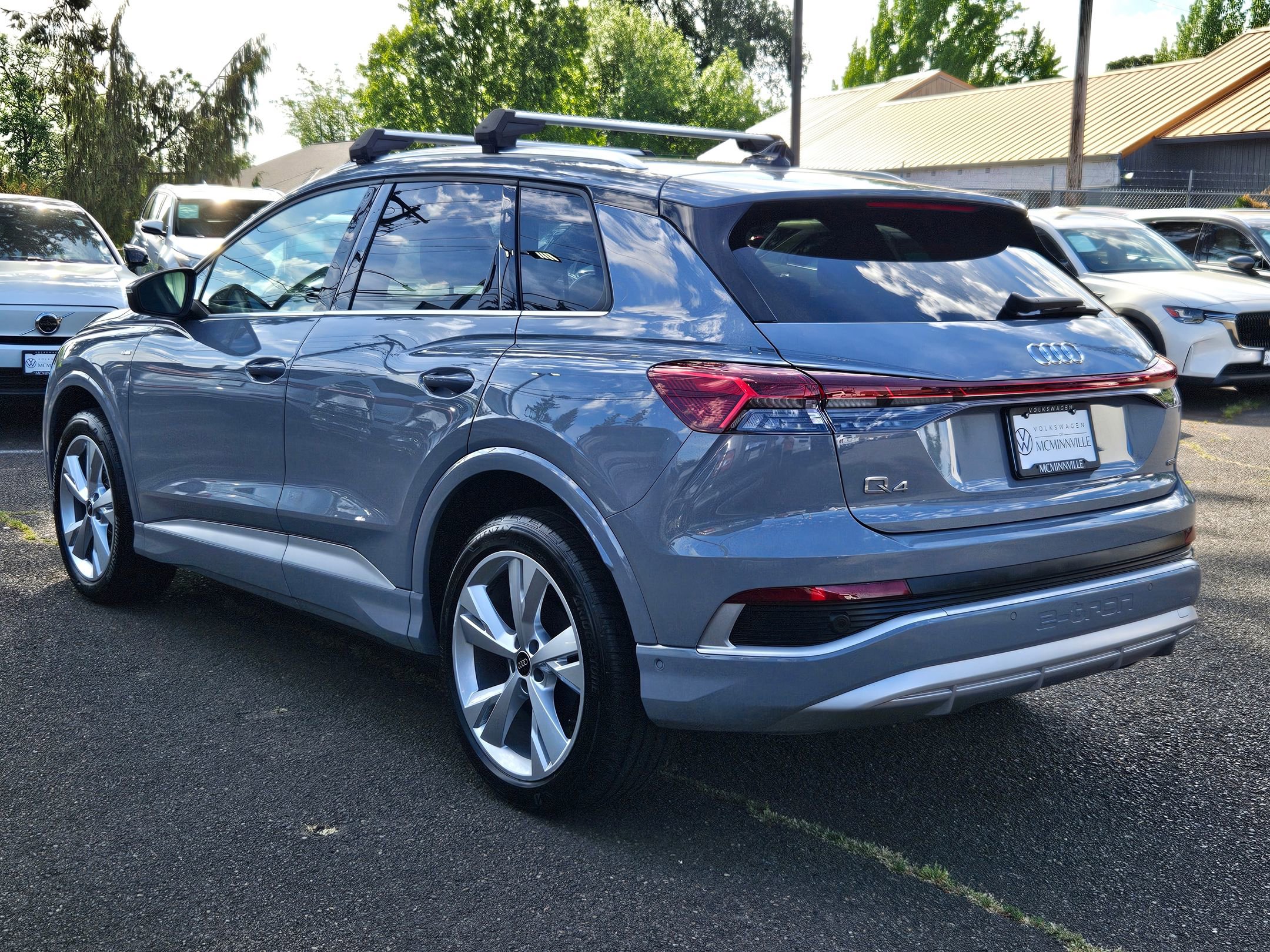 Used 2023 Audi Q4 e-tron Premium Plus w/ Premium Plus AWD/4WD image 3