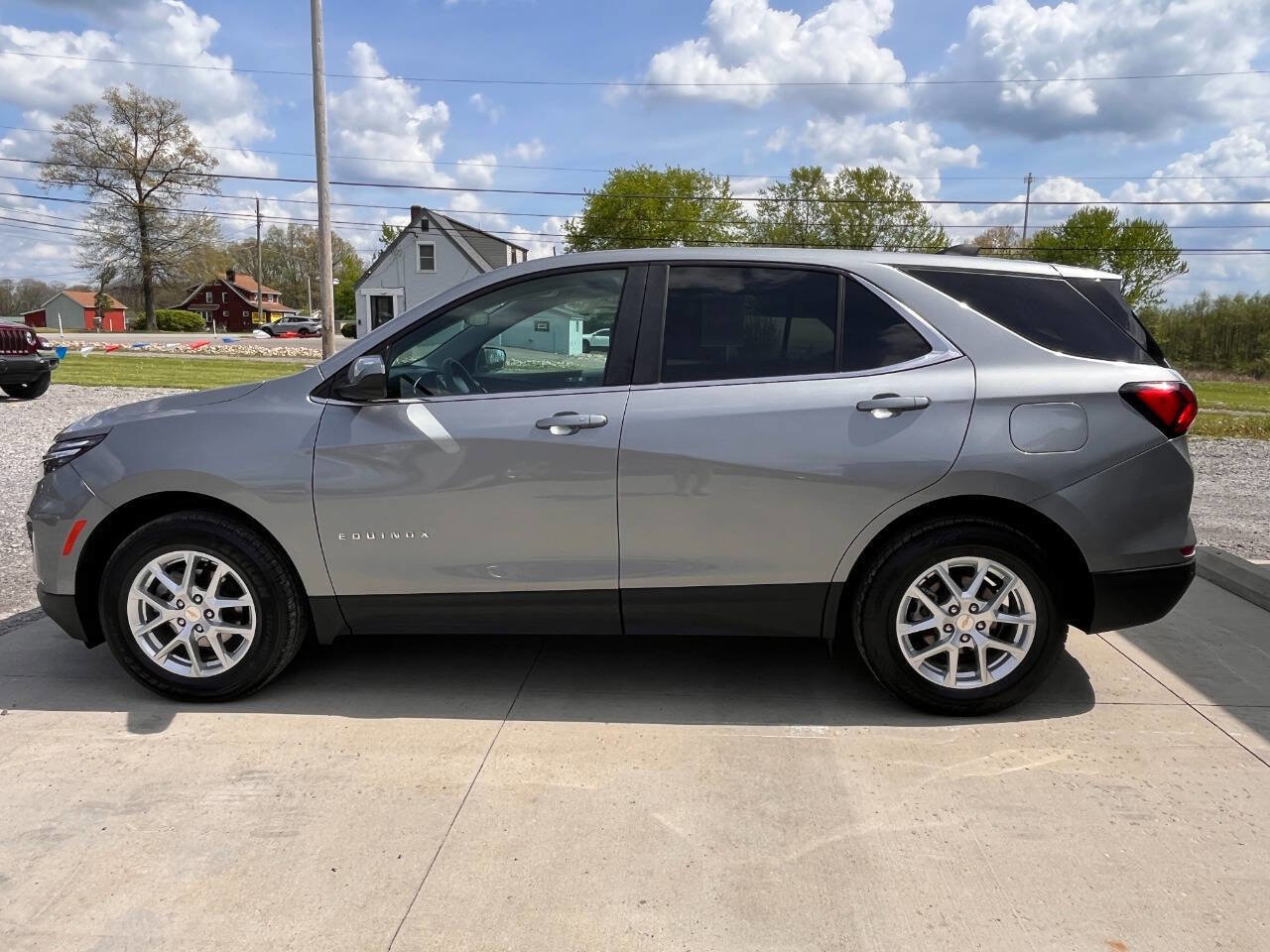Used 2024 Chevrolet Equinox LT AWD/4WD image 4