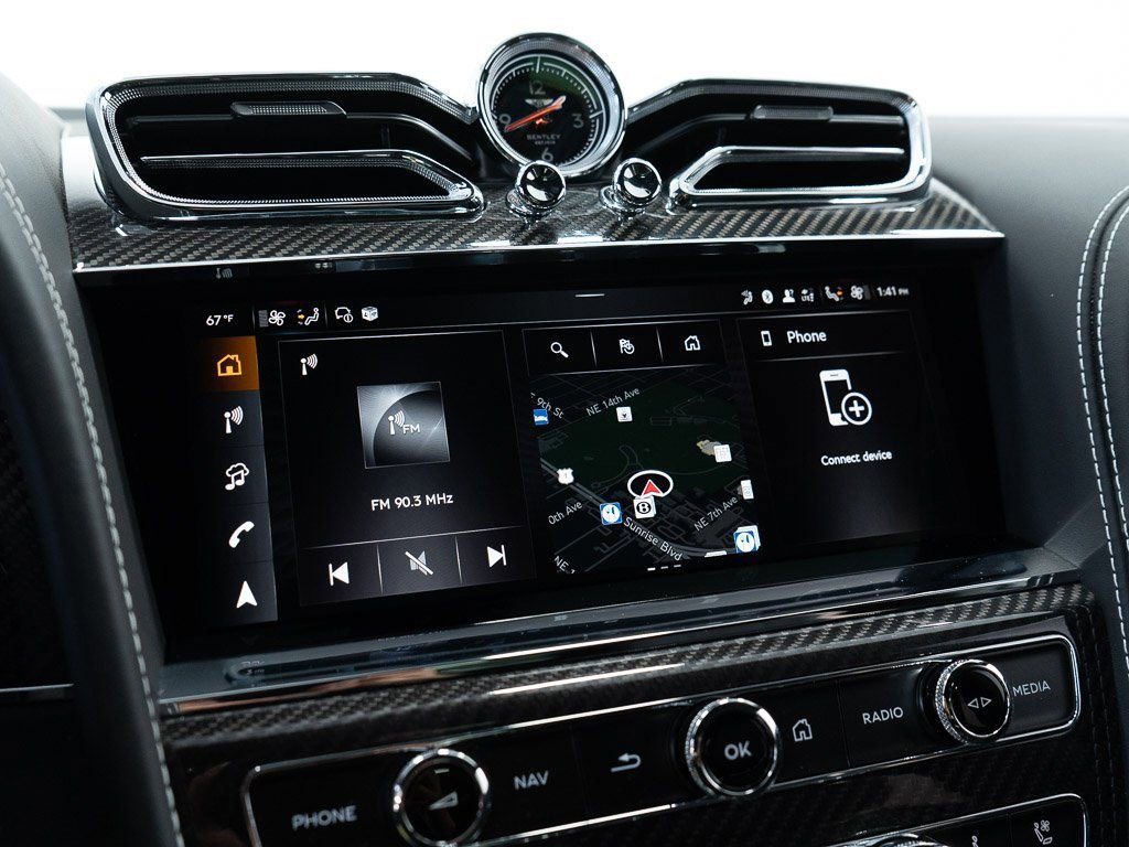 Used 2025 Bentley Bentayga Extended Wheelbase image 40