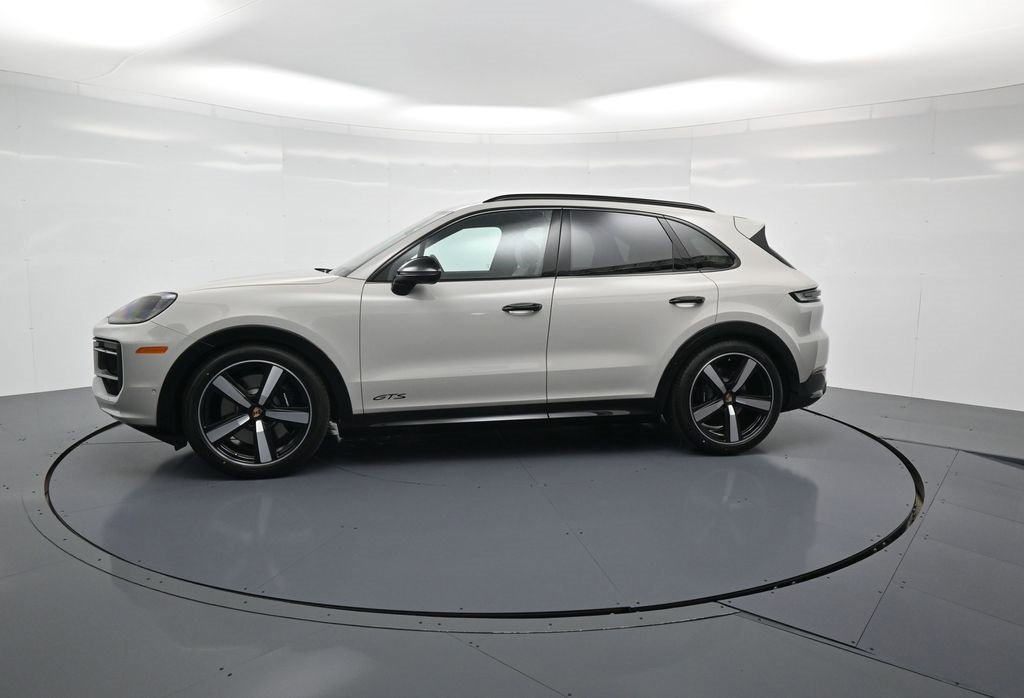 New 2026 Porsche Cayenne GTS image 2