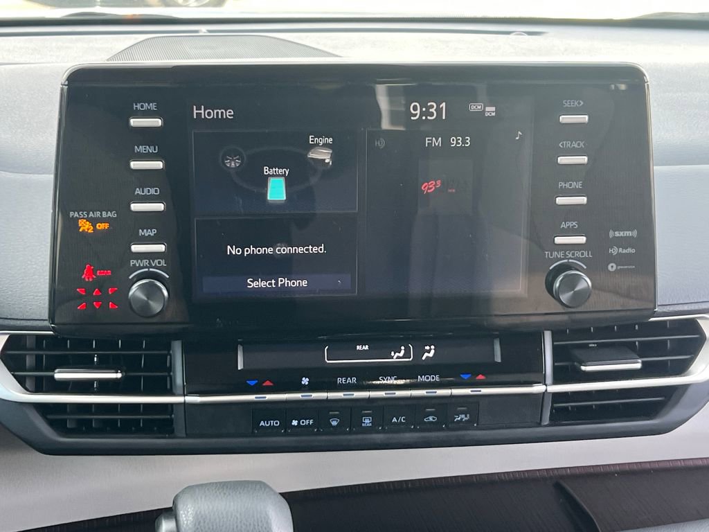 Used 2024 Toyota Sienna LE image 19