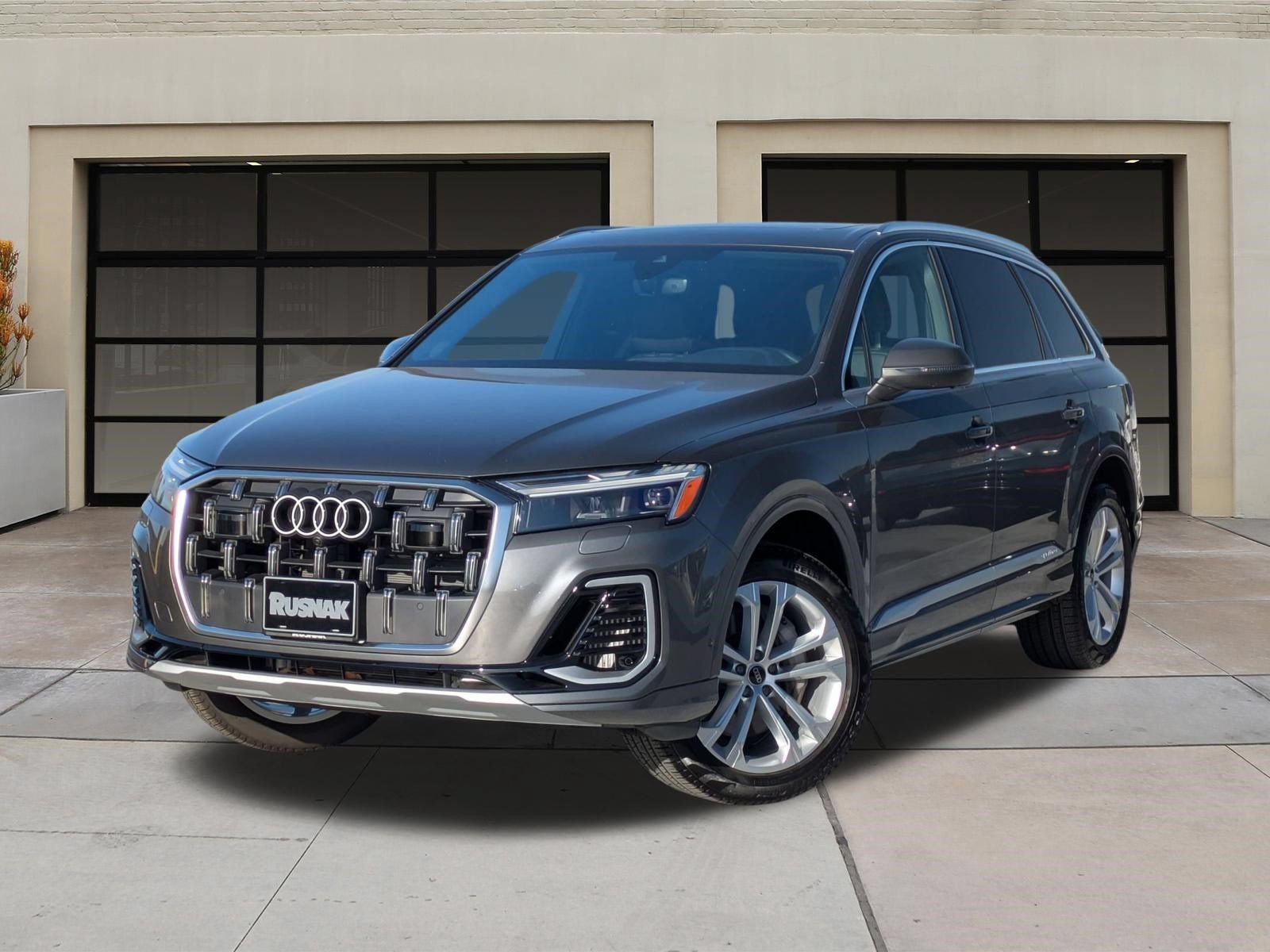 Used 2025 Audi Q7 3.0T Premium Plus w/ Premium Plus Package AWD/4WD image 3