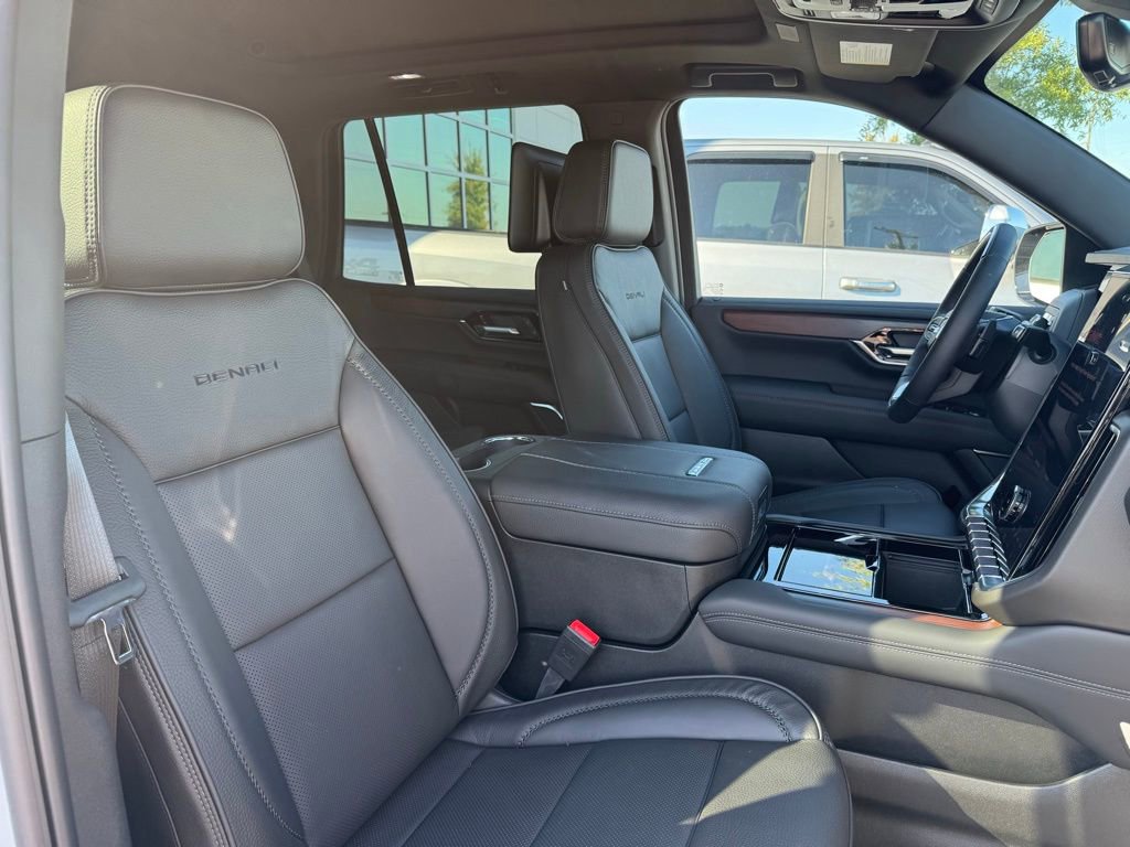 New 2026 GMC Yukon Denali w/ Denali Reserve Package image 19