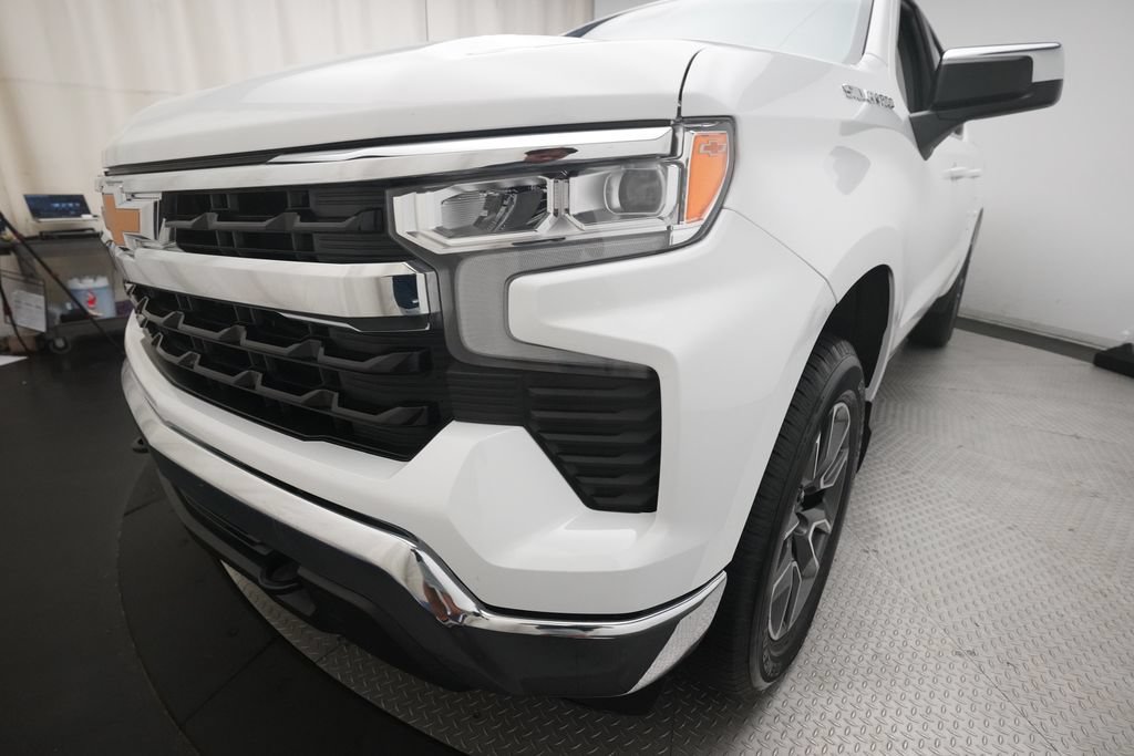 Used 2024 Chevrolet Silverado 1500 LT AWD/4WD image 21