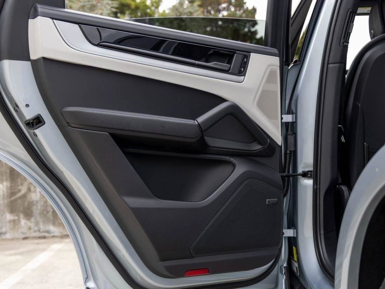 New 2026 Porsche Cayenne Coupe image 59