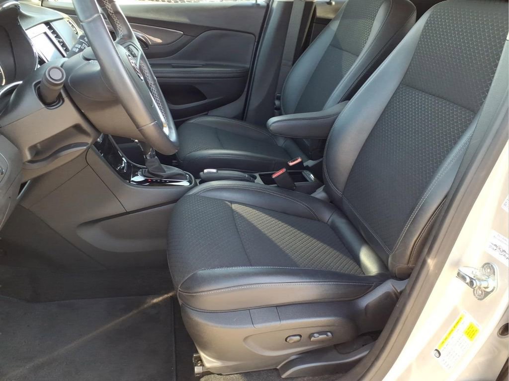 Used 2022 Buick Encore Preferred w/ Safety Package image 13