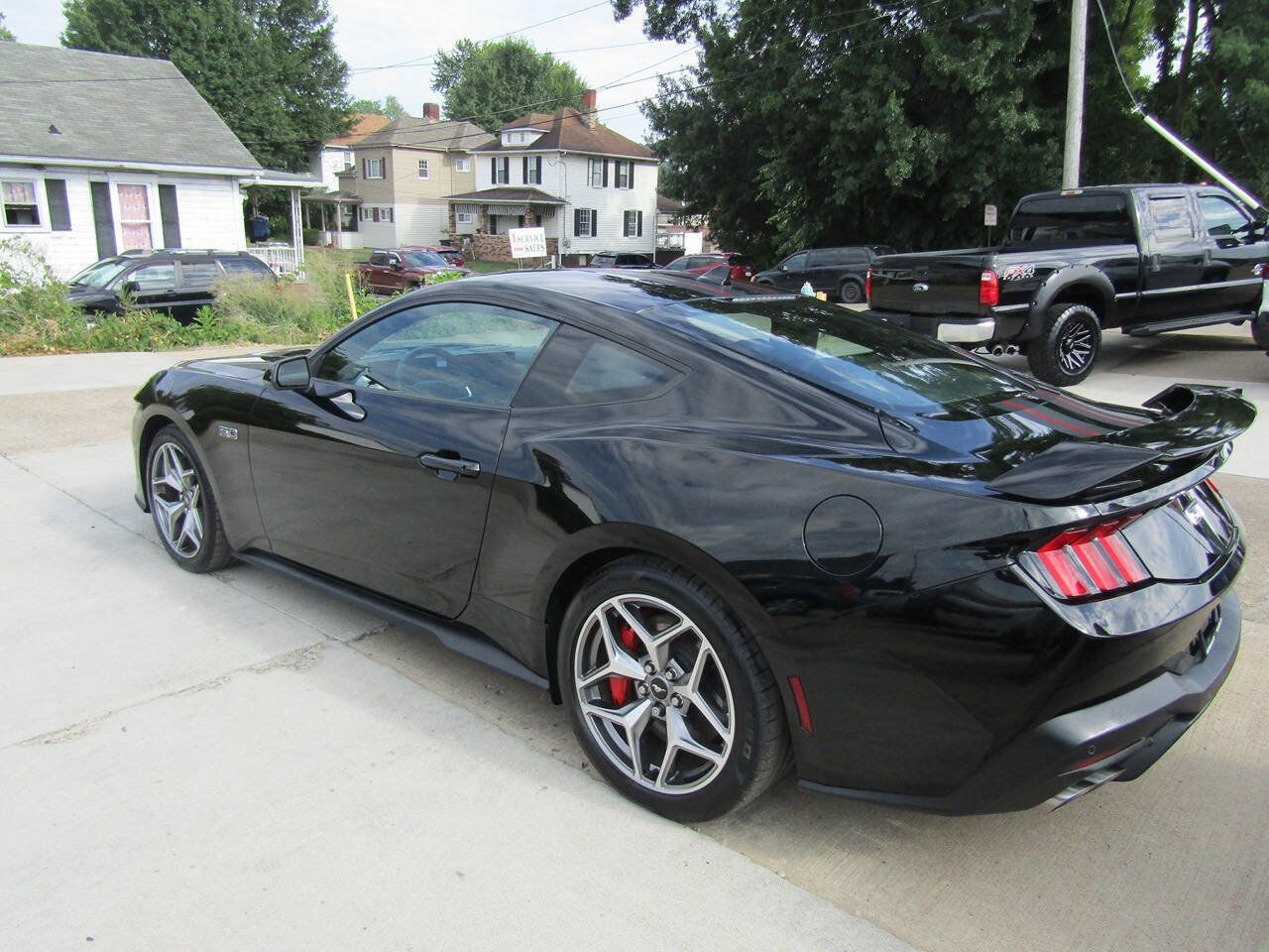 Used 2024 Ford Mustang GT w/ GT Performance Package image 3