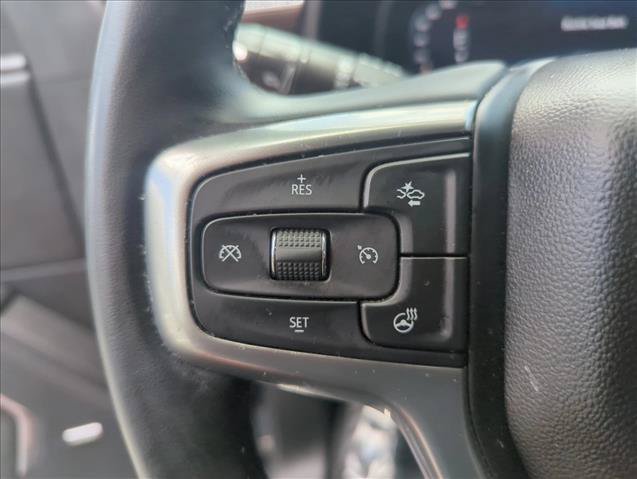 Used 2023 Chevrolet Suburban Z71 w/ Z71 Off-Road Package AWD/4WD image 11