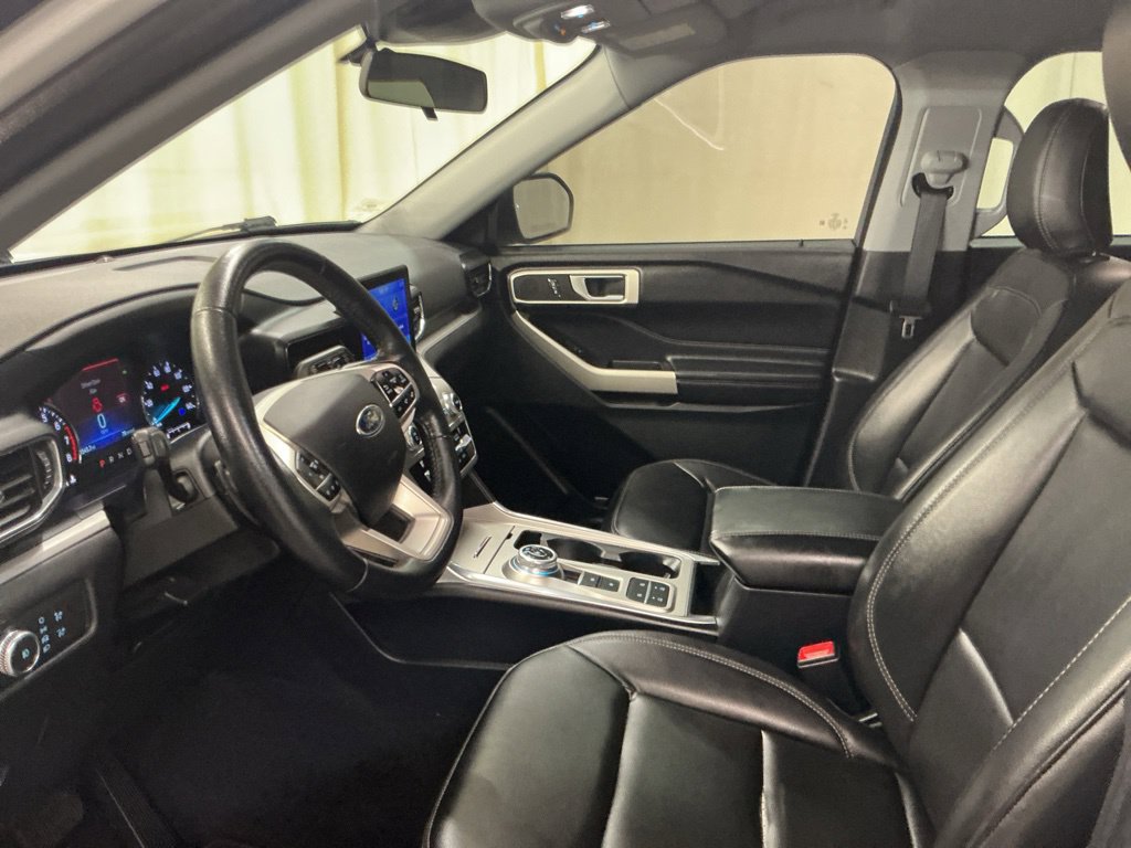 Used 2020 Ford Explorer XLT w/ Equipment Group 202A RWD image 18