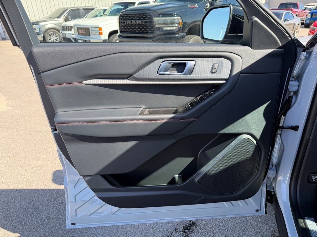 New 2026 Ford Explorer ST-Line image 8
