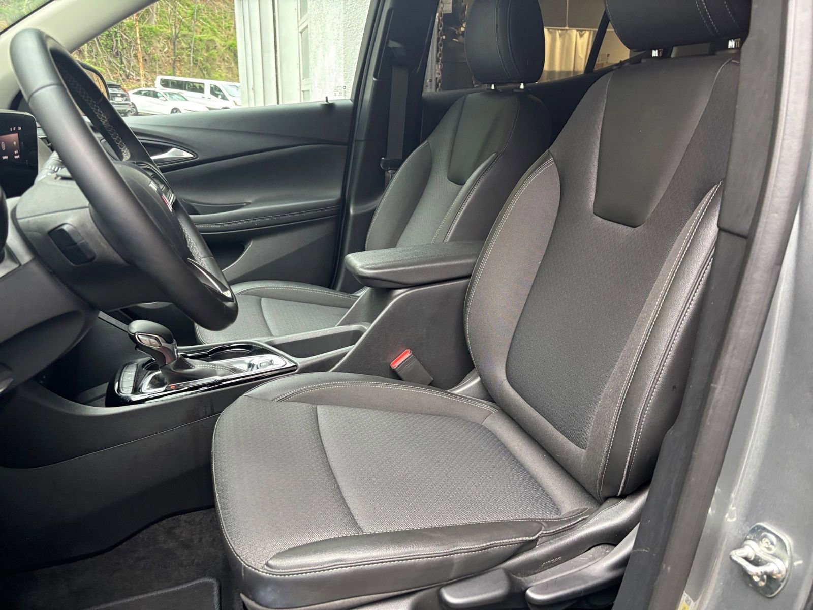 Used 2025 Buick Encore GX Preferred FWD image 36