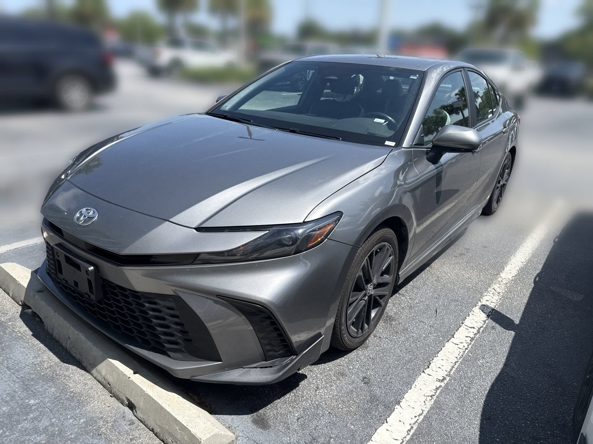 Used 2025 Toyota Camry SE FWD image 9