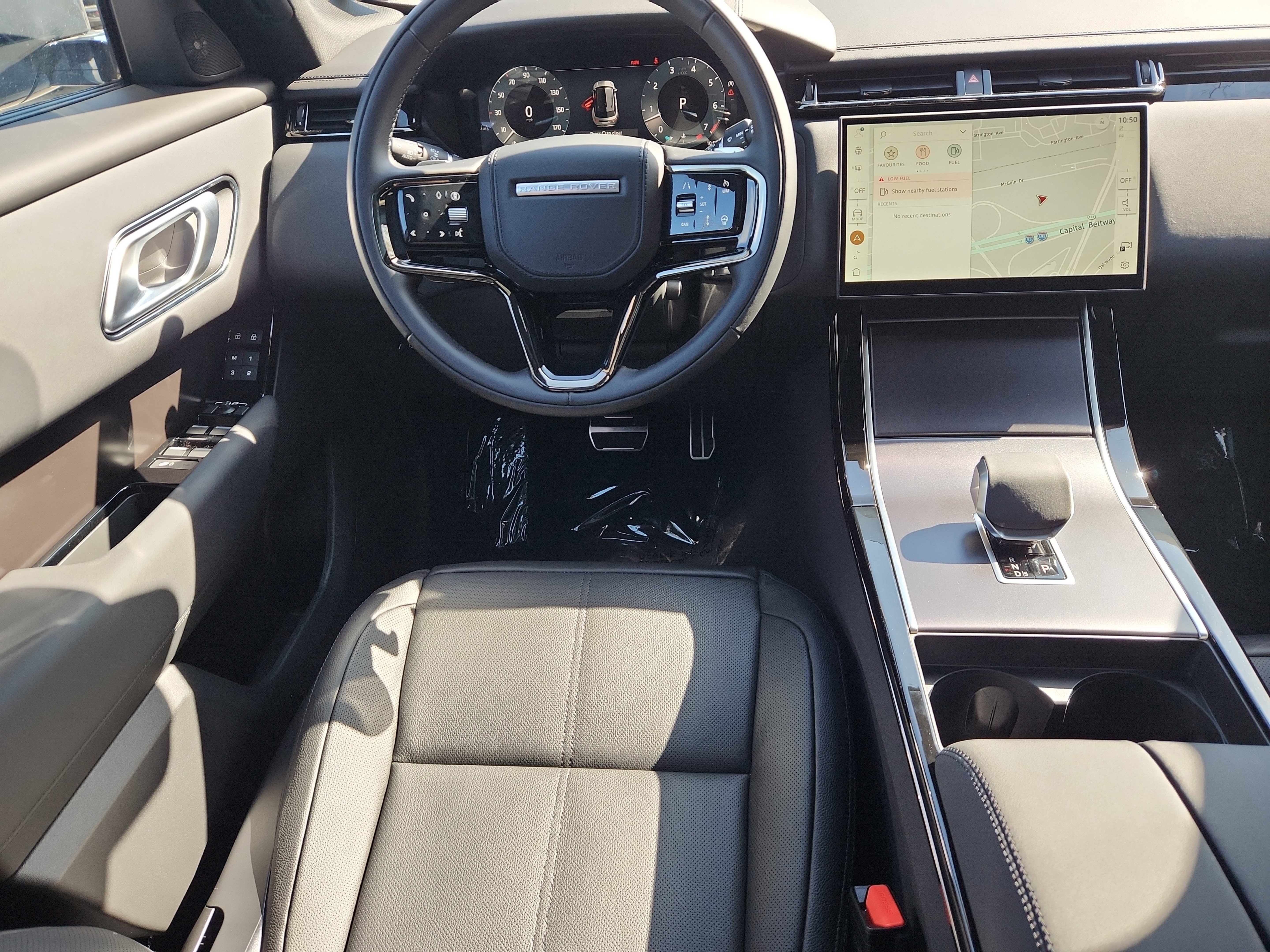 New 2026 Land Rover Range Rover Velar Dynamic SE image 4