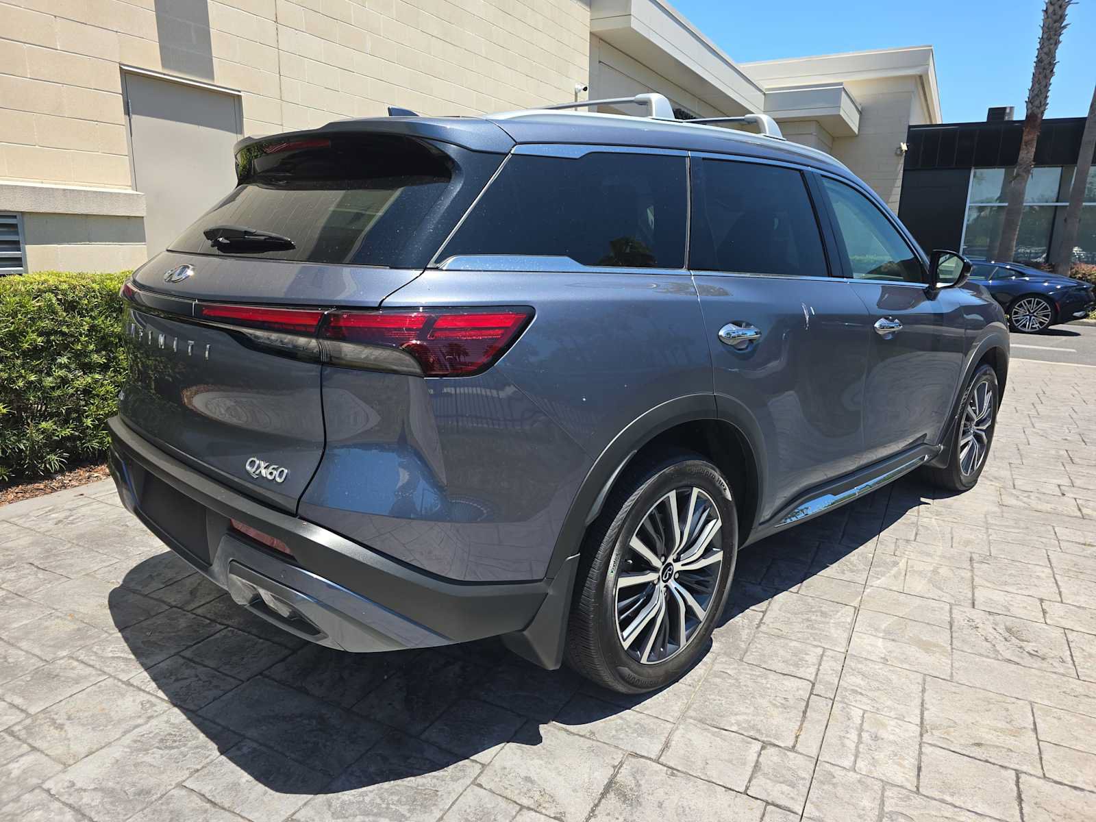 Certified 2025 INFINITI QX60 Sensory AWD/4WD image 3