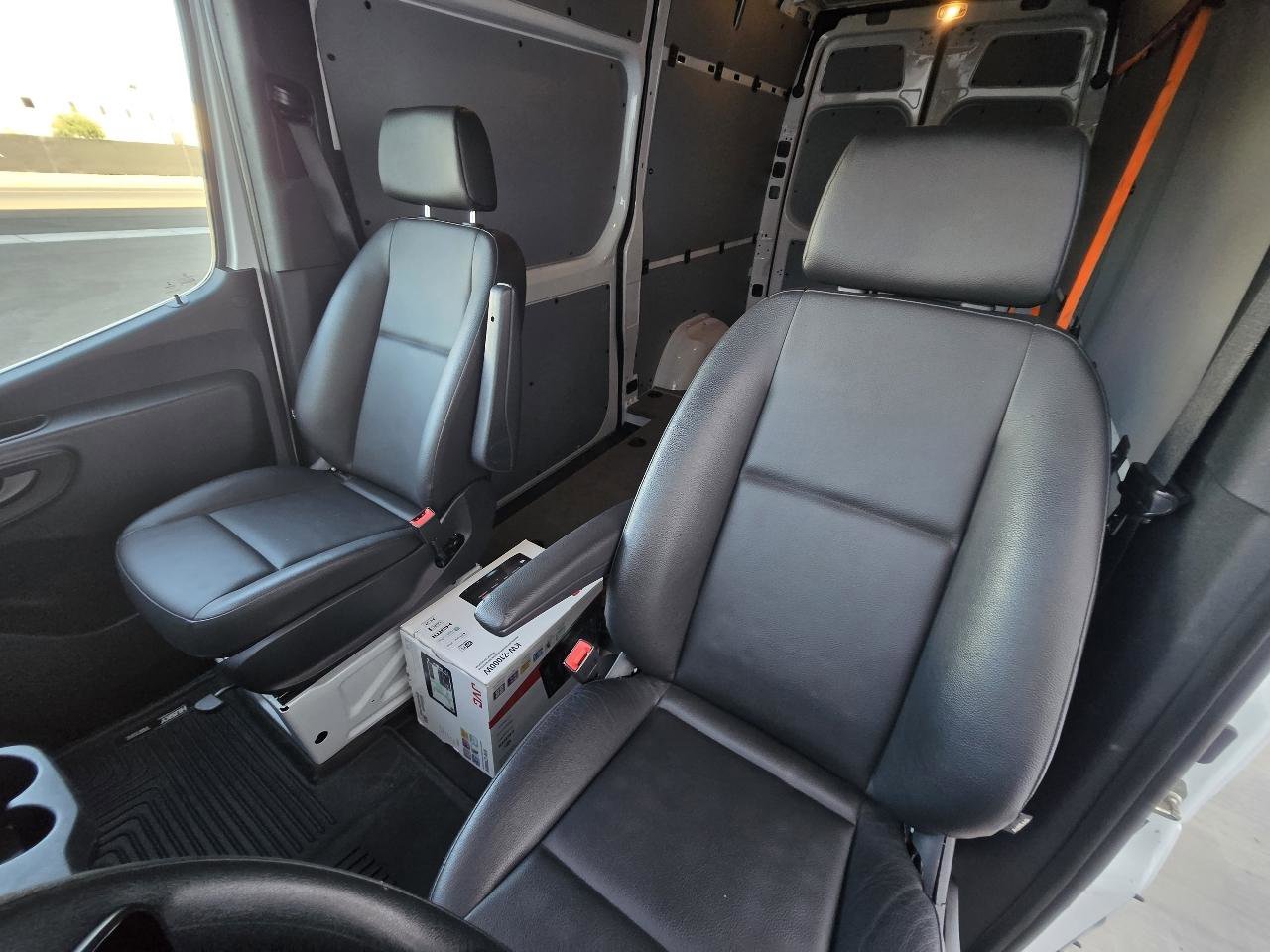 Used 2022 Mercedes-Benz Sprinter 2500 image 6