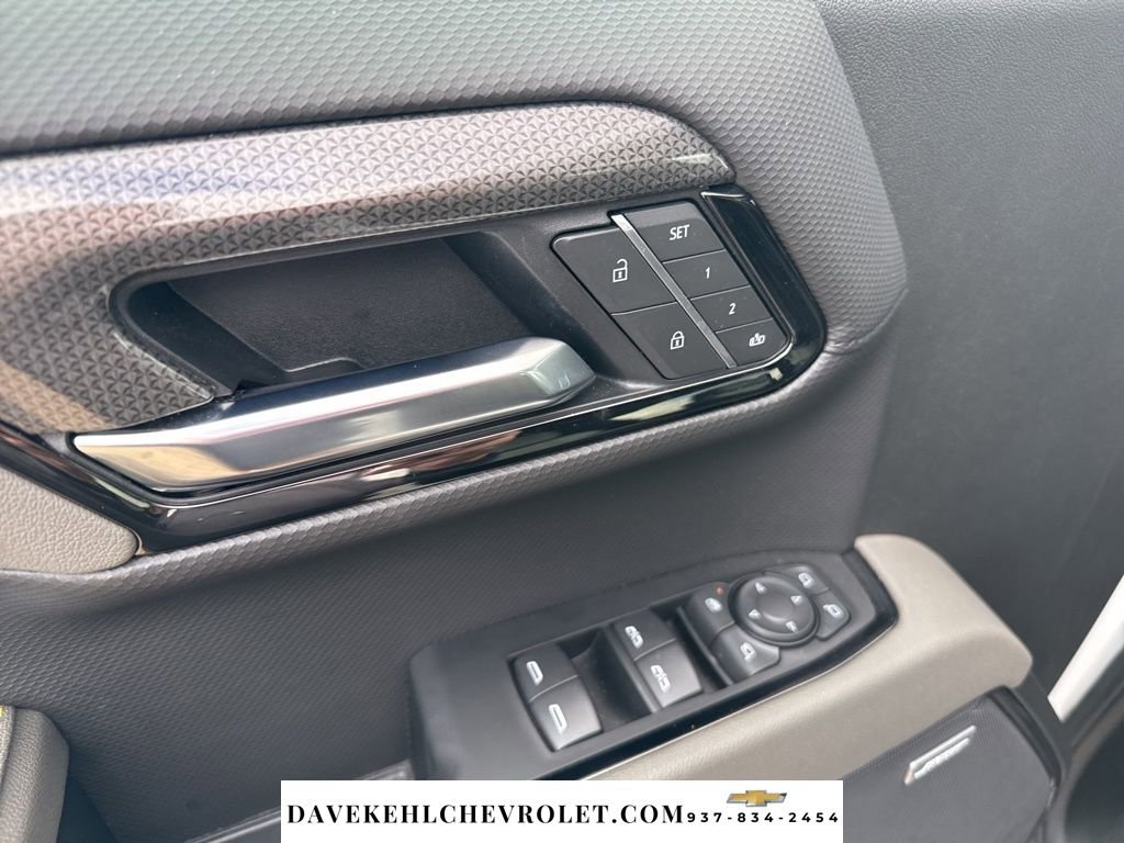 Used 2025 Chevrolet Silverado 1500 ZR2 w/ Technology Package image 9