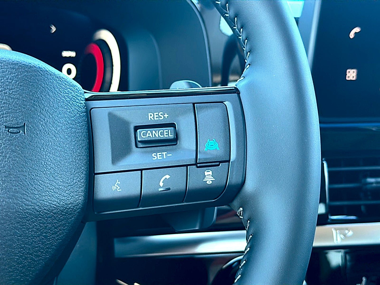 New 2026 Nissan Pathfinder Platinum w/ Accent Package FWD image 20