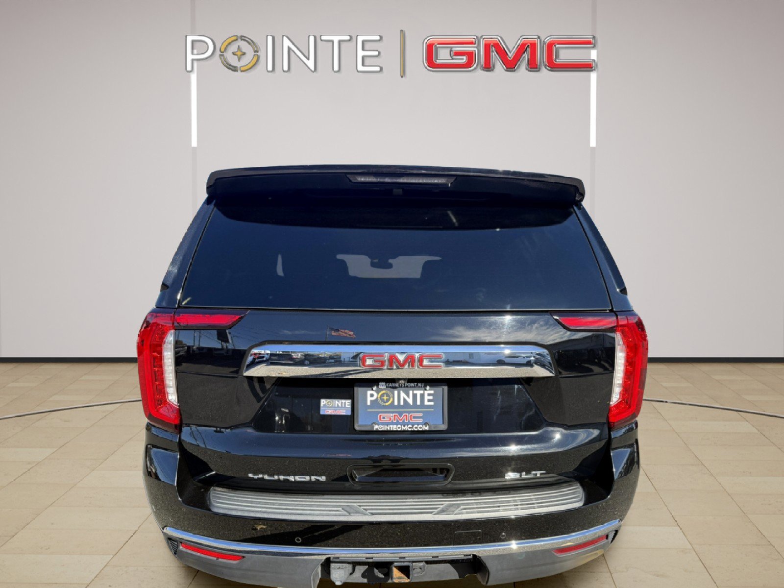 Used 2021 GMC Yukon SLT w/ SLT Premium Package image 6