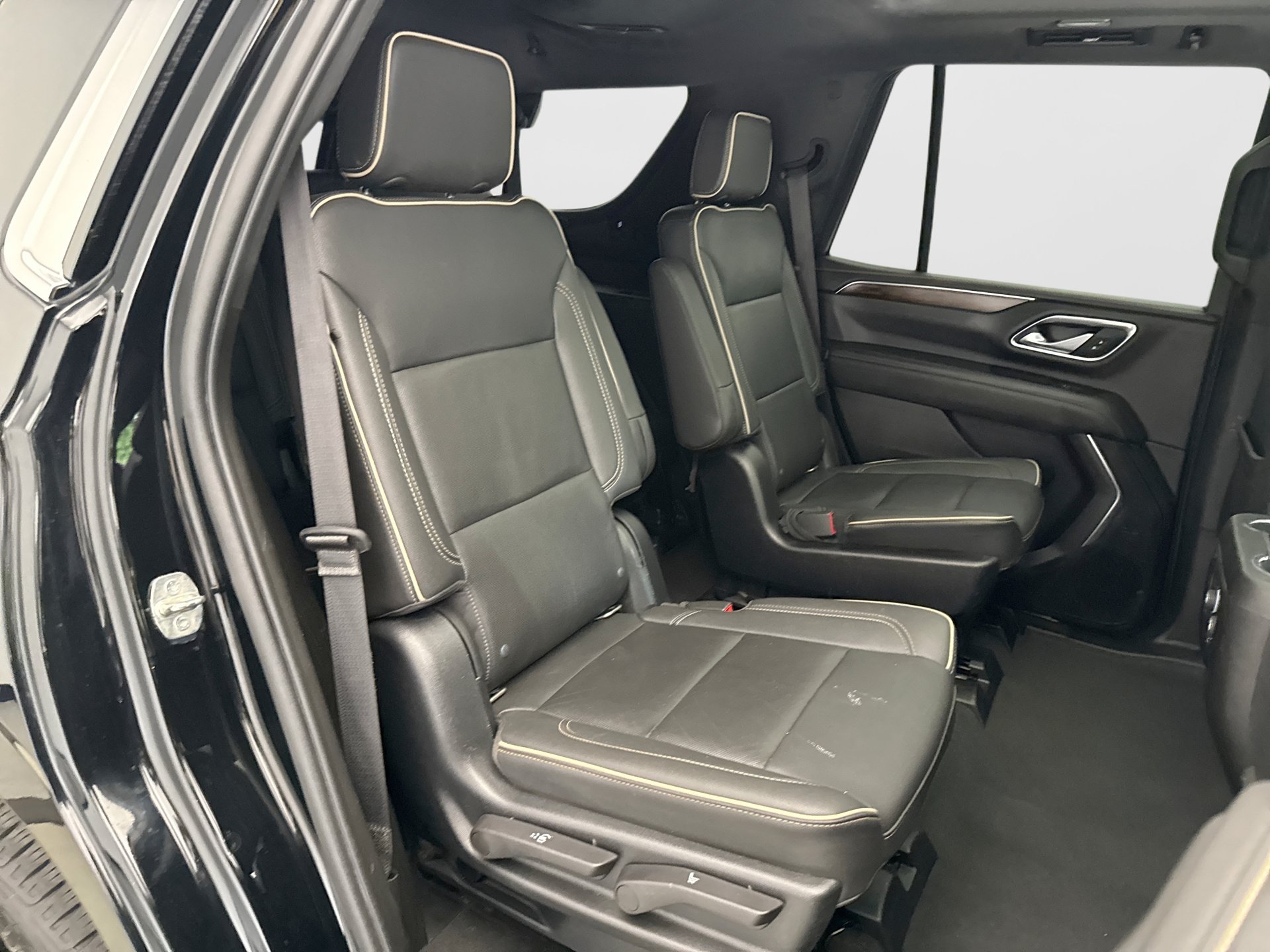 Used 2022 Chevrolet Tahoe Premier AWD/4WD image 19