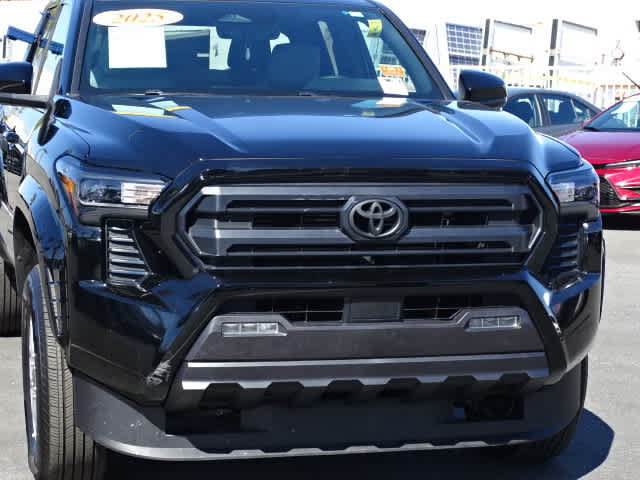 Certified 2025 Toyota Tacoma SR5 AWD/4WD image 4