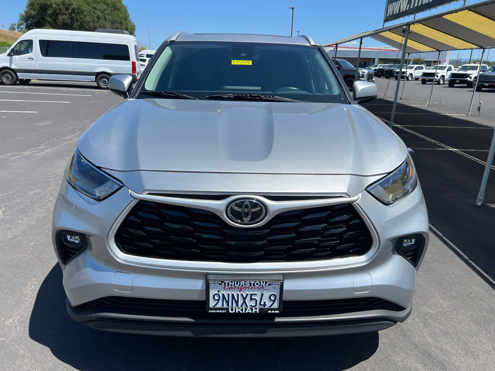 Used 2023 Toyota Highlander XLE AWD/4WD image 4