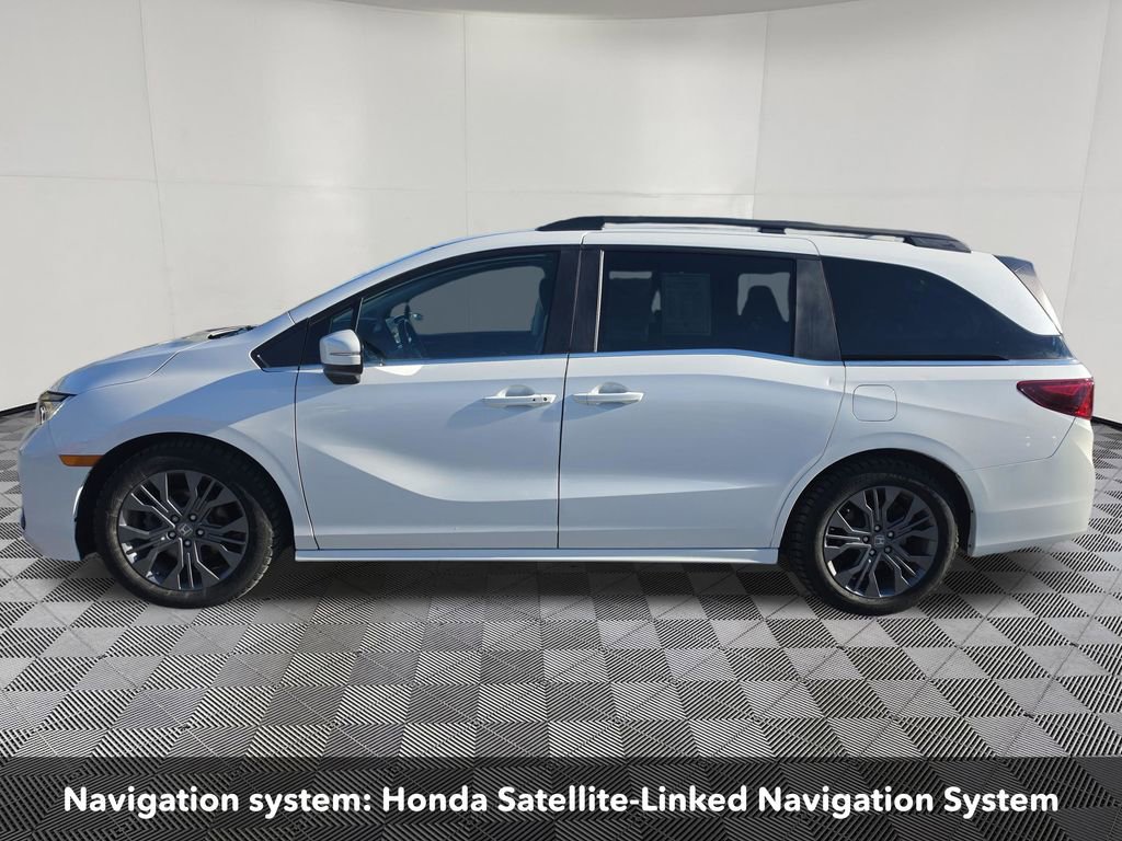 Used 2025 Honda Odyssey Touring image 2