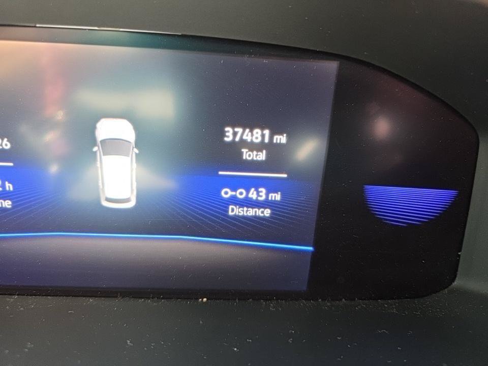 Certified 2022 Volkswagen Taos SE w/ Panoramic Sunroof Package FWD image 8