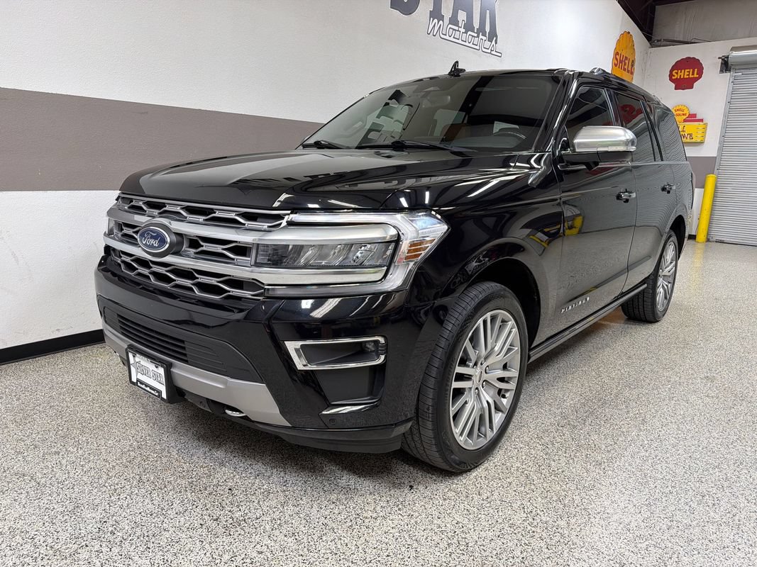 Used 2023 Ford Expedition Platinum AWD/4WD image 3